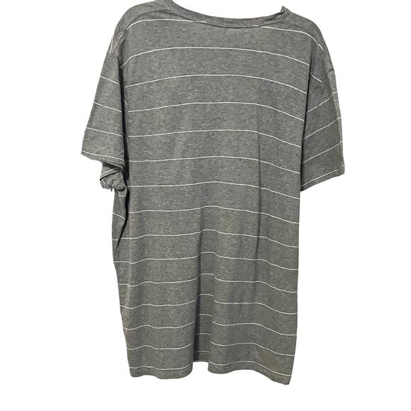OLD NAVY V-NECK SHORT SLEEVE T-SHIRT, WOMENS, XXL, GREY WITH THIN WHITE STRIPES - Picture 5 of 10